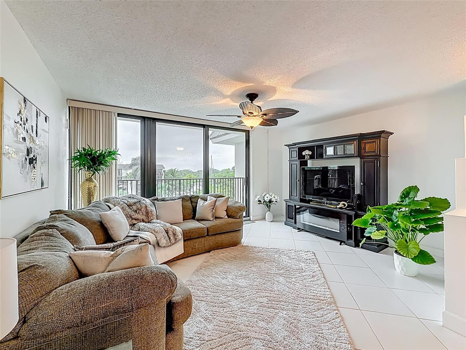 1101 River Reach Drive 502 photo 2