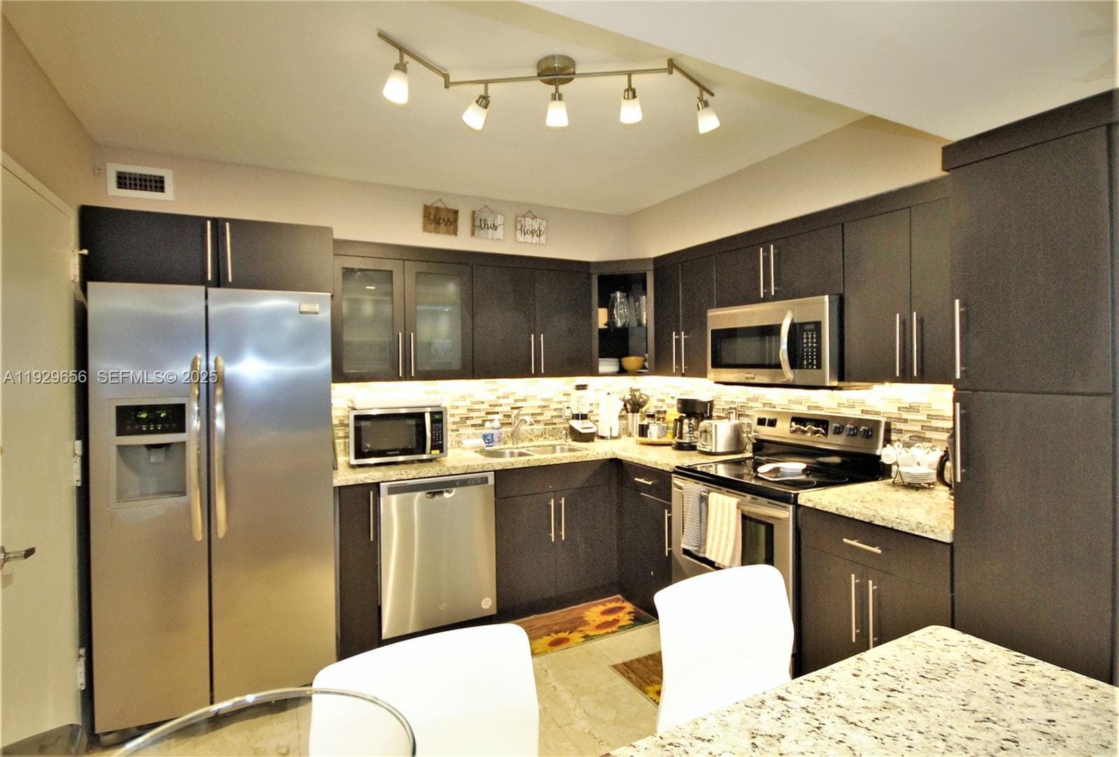 5161 Collins Ave 1610 photo 6