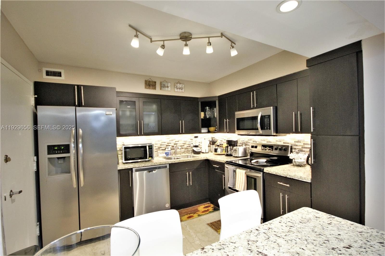 5161 Collins Ave 1610 photo 7