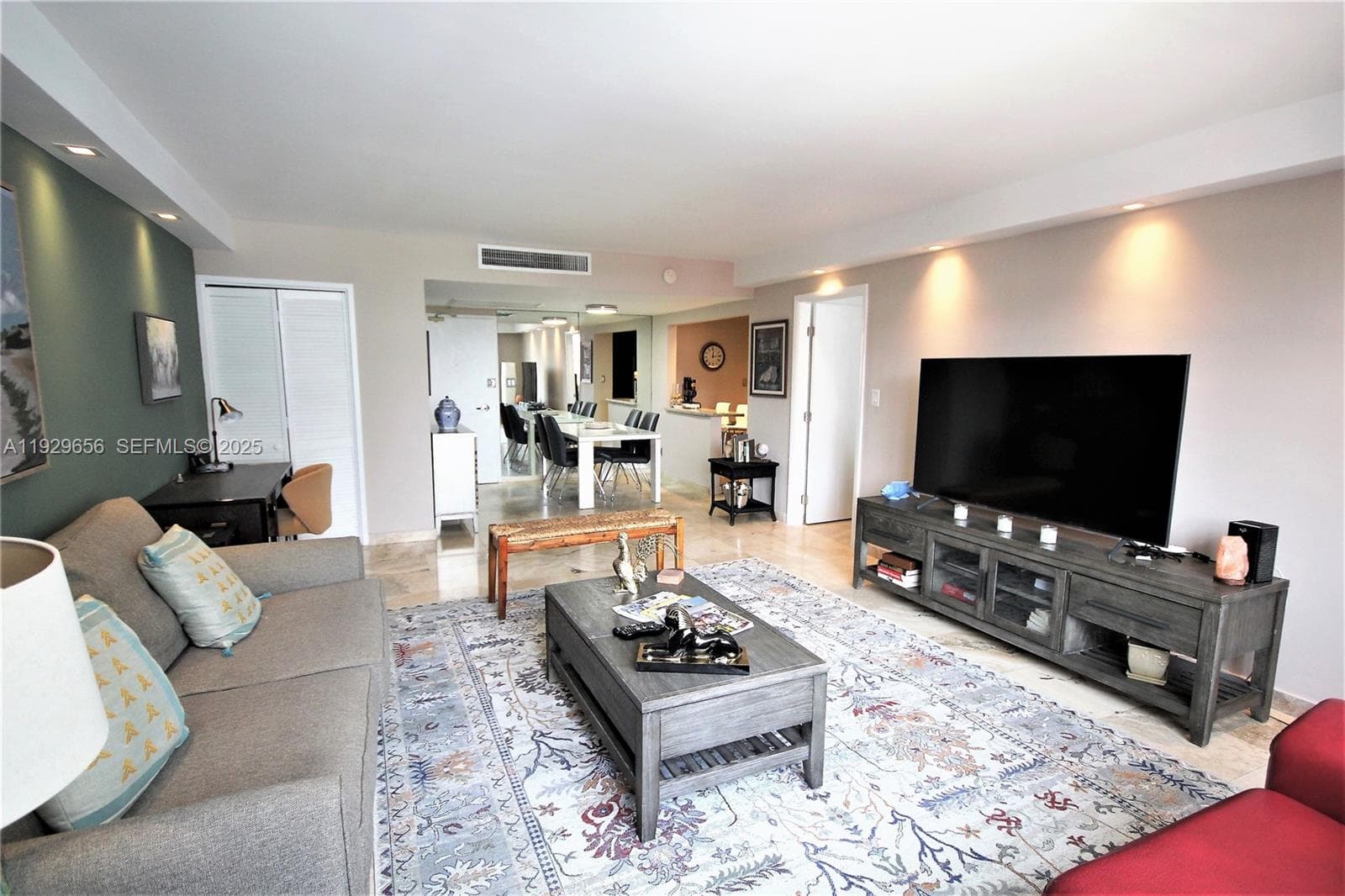 5161 Collins Ave 1610 photo 8