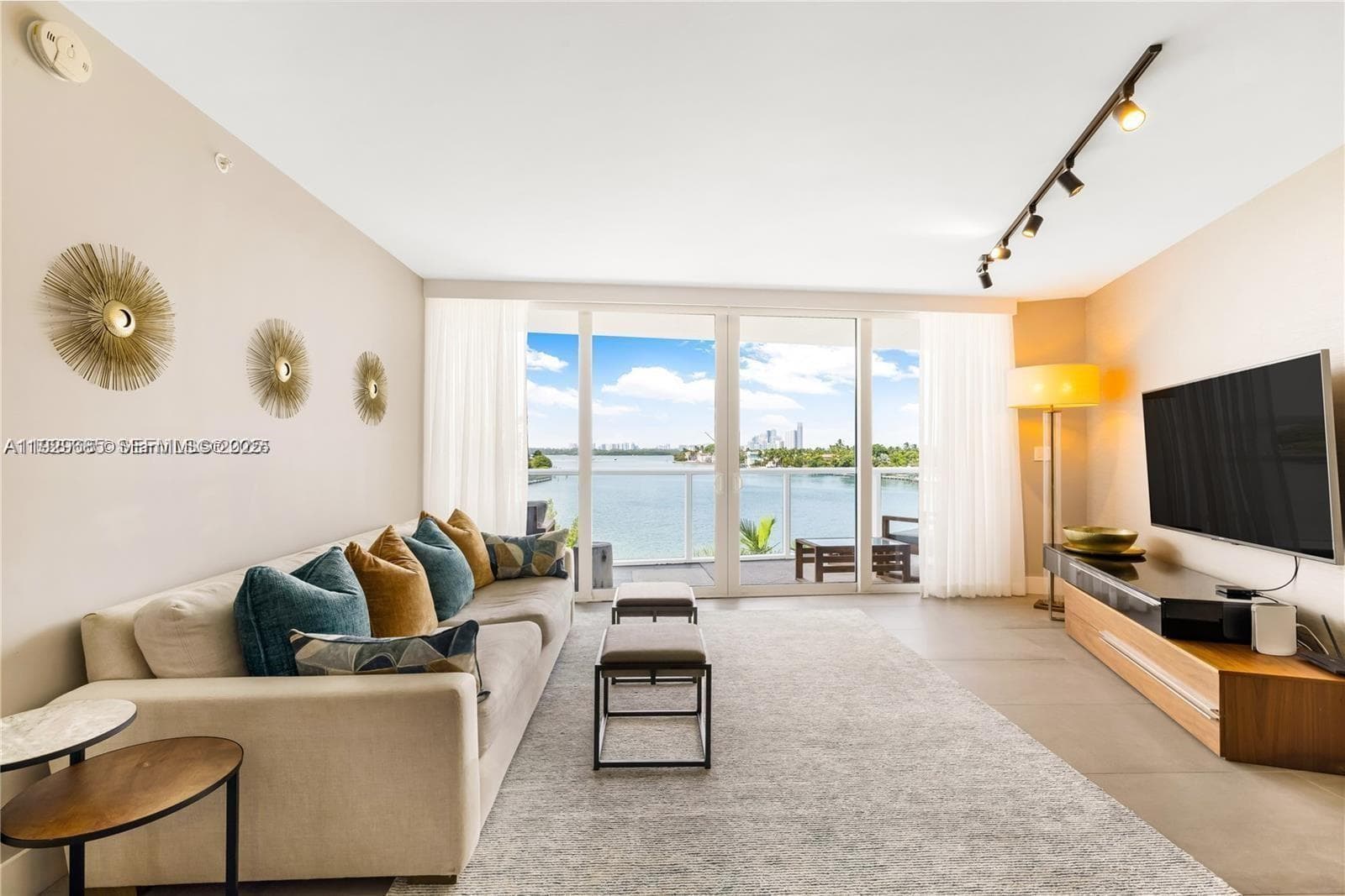 9821 Bay Harbor Dr 503 photo 4