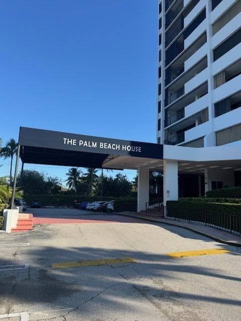 5600 N Flagler Drive 401 photo 2