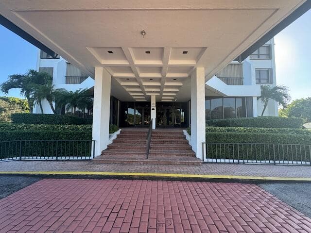 5600 N Flagler Drive 401 photo 3