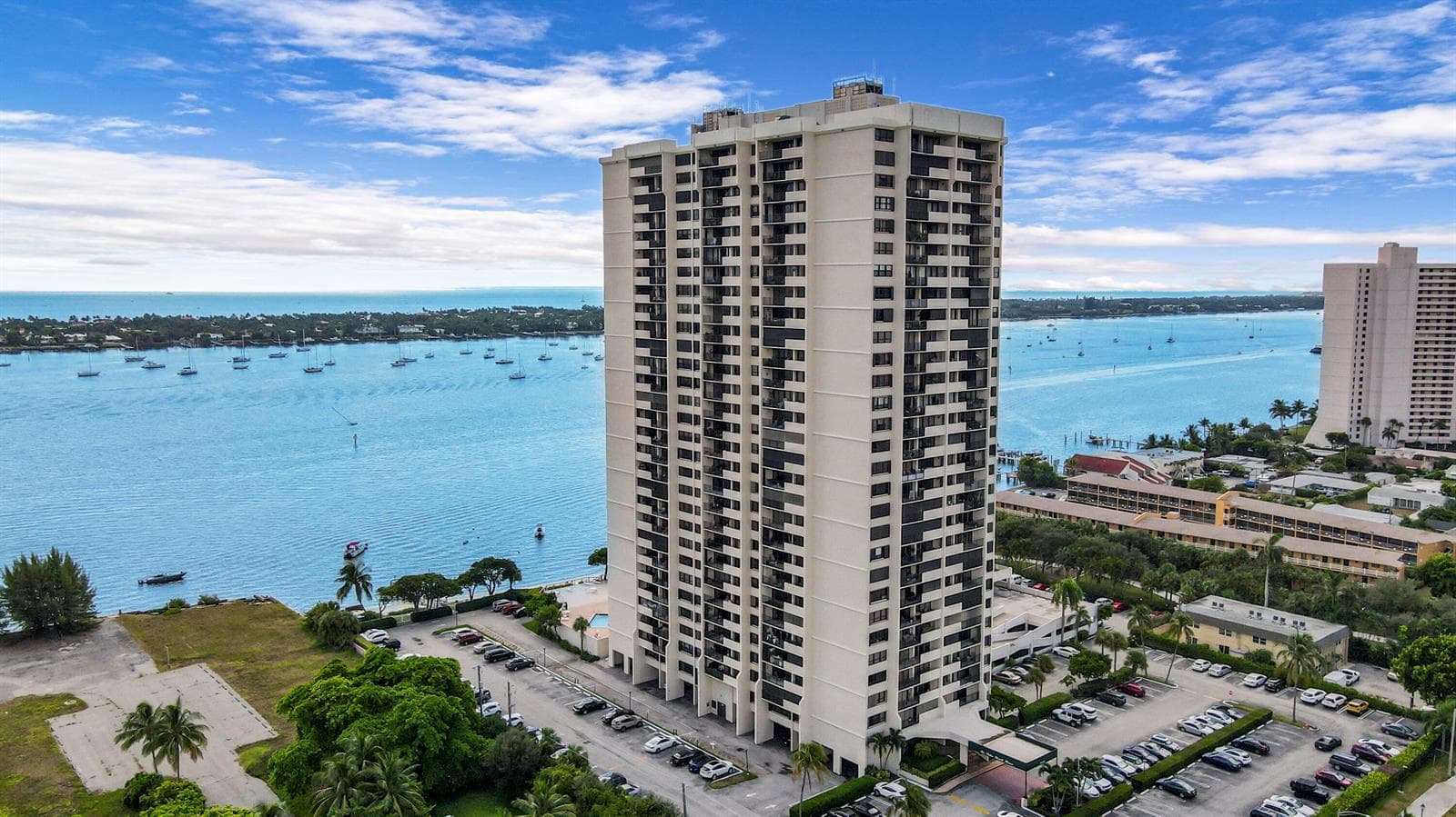 5600 N Flagler Drive 401 photo 1