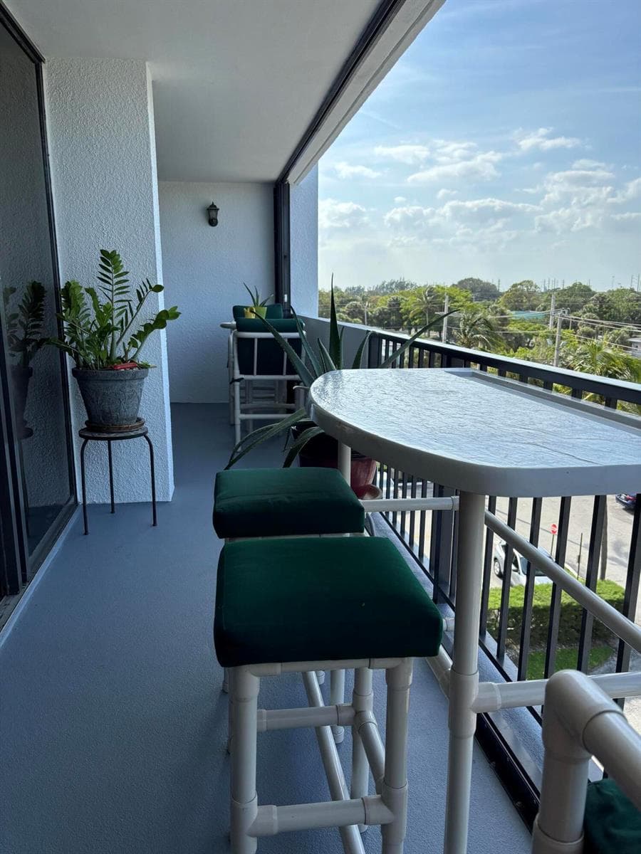5600 N Flagler Drive 401 photo 18