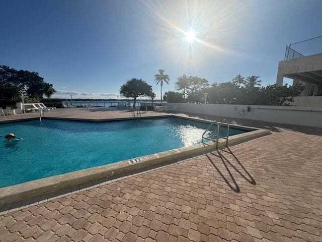 5600 N Flagler Drive 401 photo 19