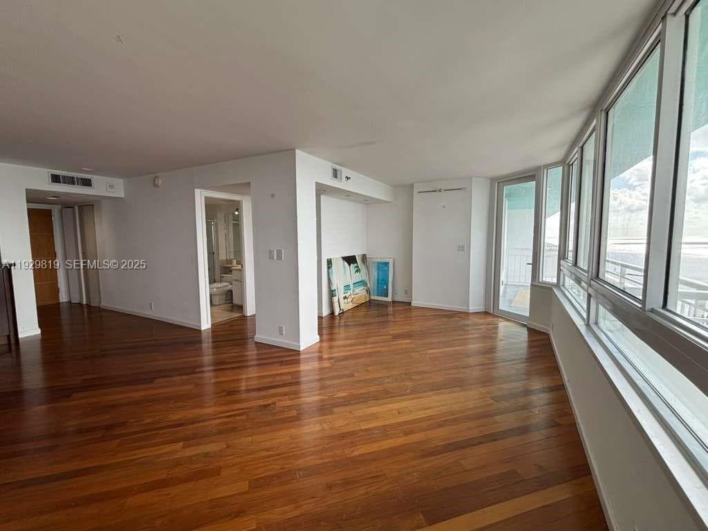 400 Pointe Dr 2105 photo 13