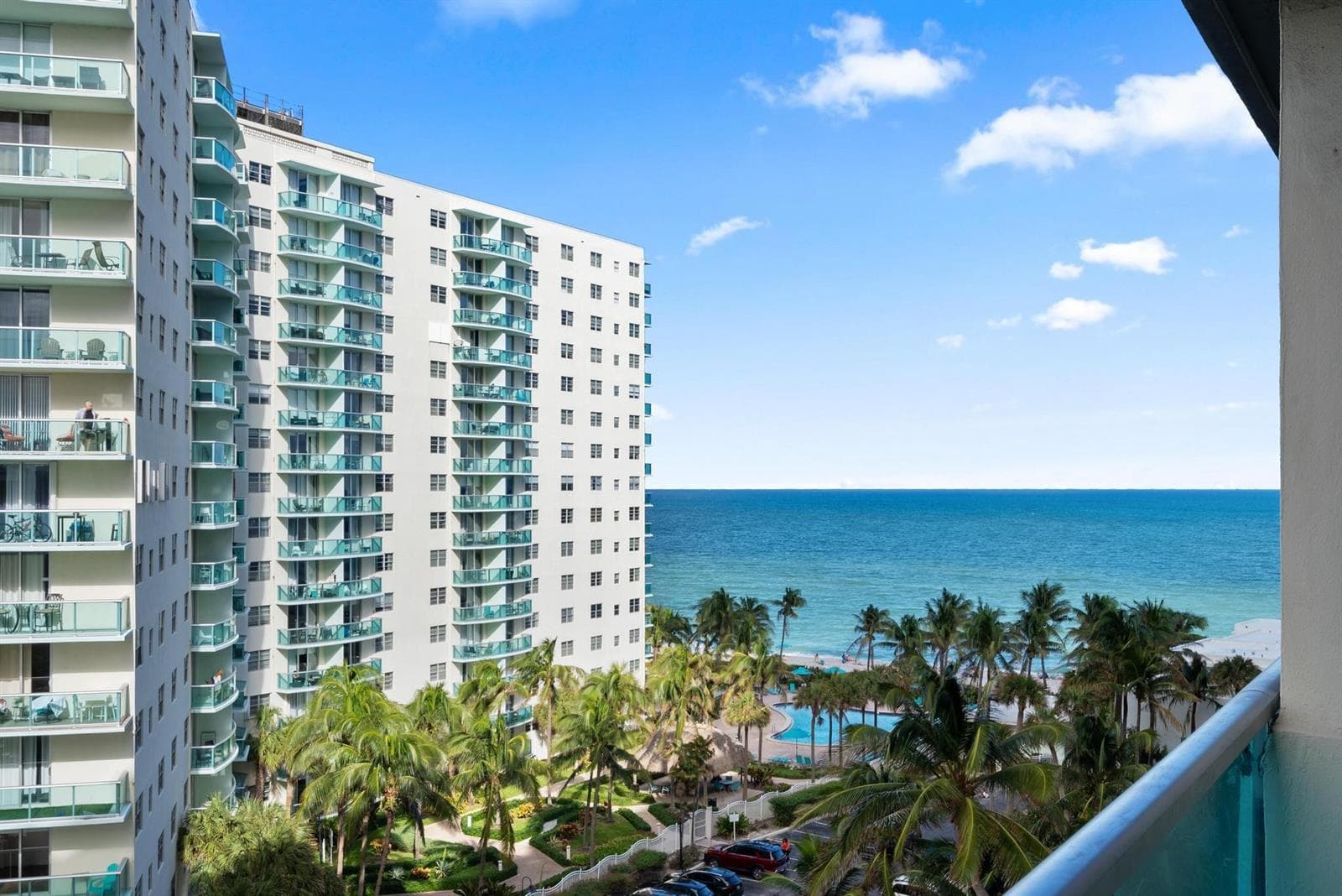 4001 S Ocean Drive 8E photo 1