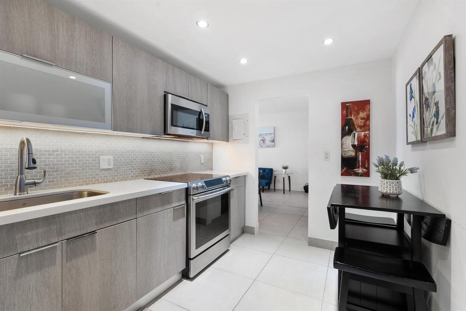 4001 S Ocean Drive 8E photo 4