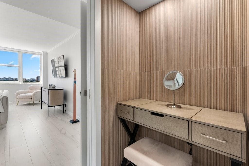 2030 S Ocean Drive 1407 photo 23