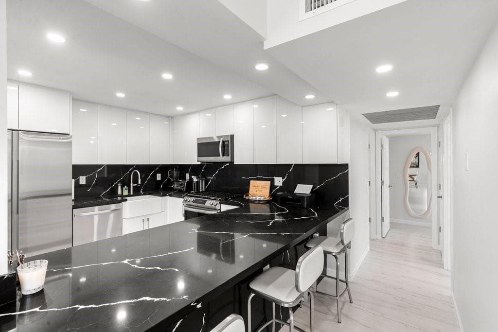 2030 S Ocean Drive 1407 photo 13