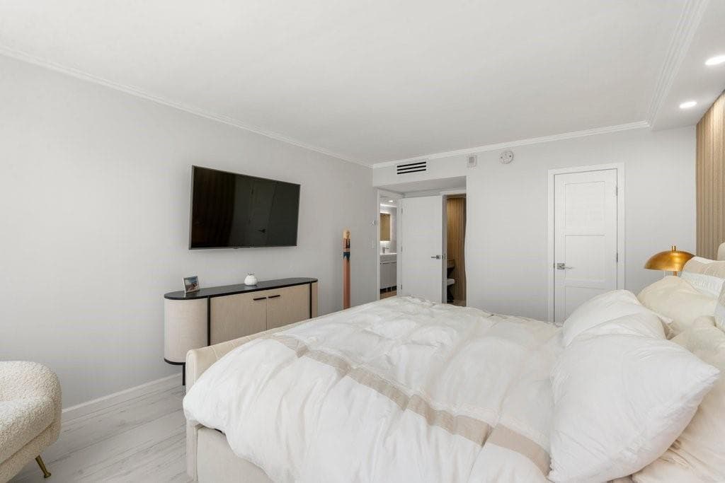 2030 S Ocean Drive 1407 photo 16