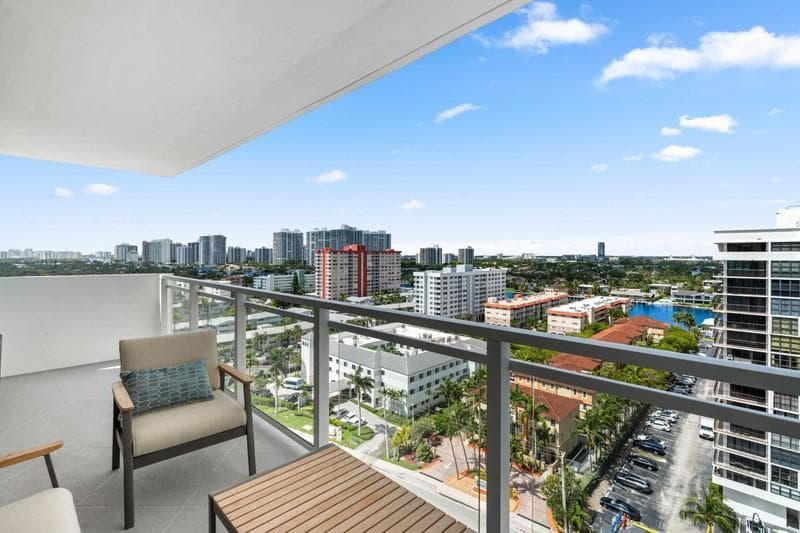 2030 S Ocean Drive 1407 photo 7