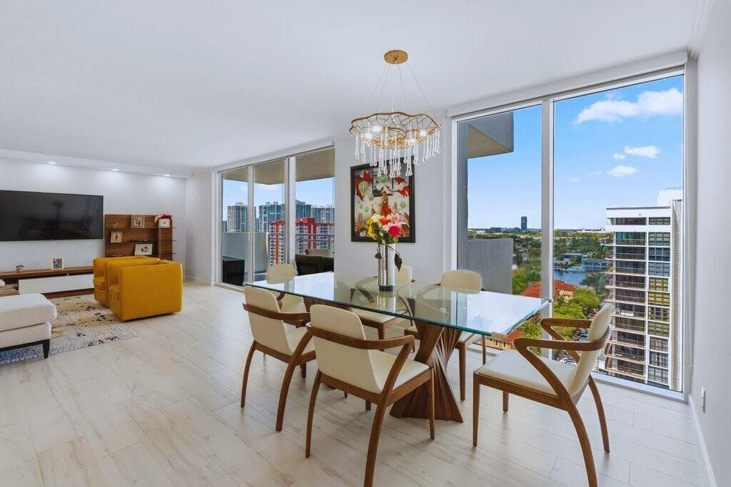2030 S Ocean Drive 1407 photo 1