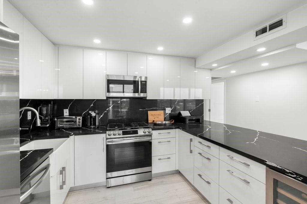 2030 S Ocean Drive 1407 photo 9