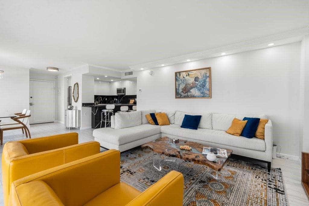 2030 S Ocean Drive 1407 photo 8