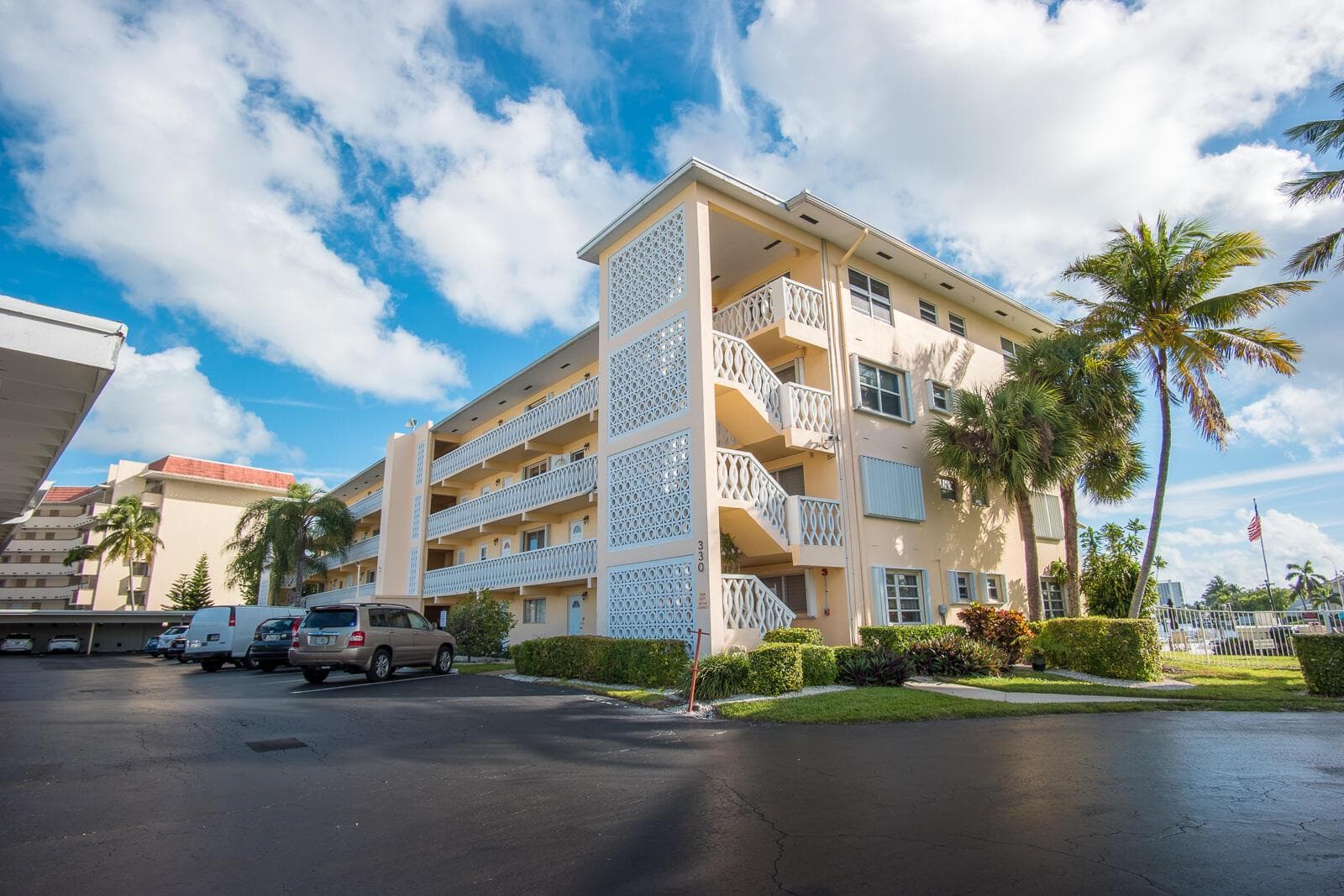 230 N Federal Highway 205 photo 1