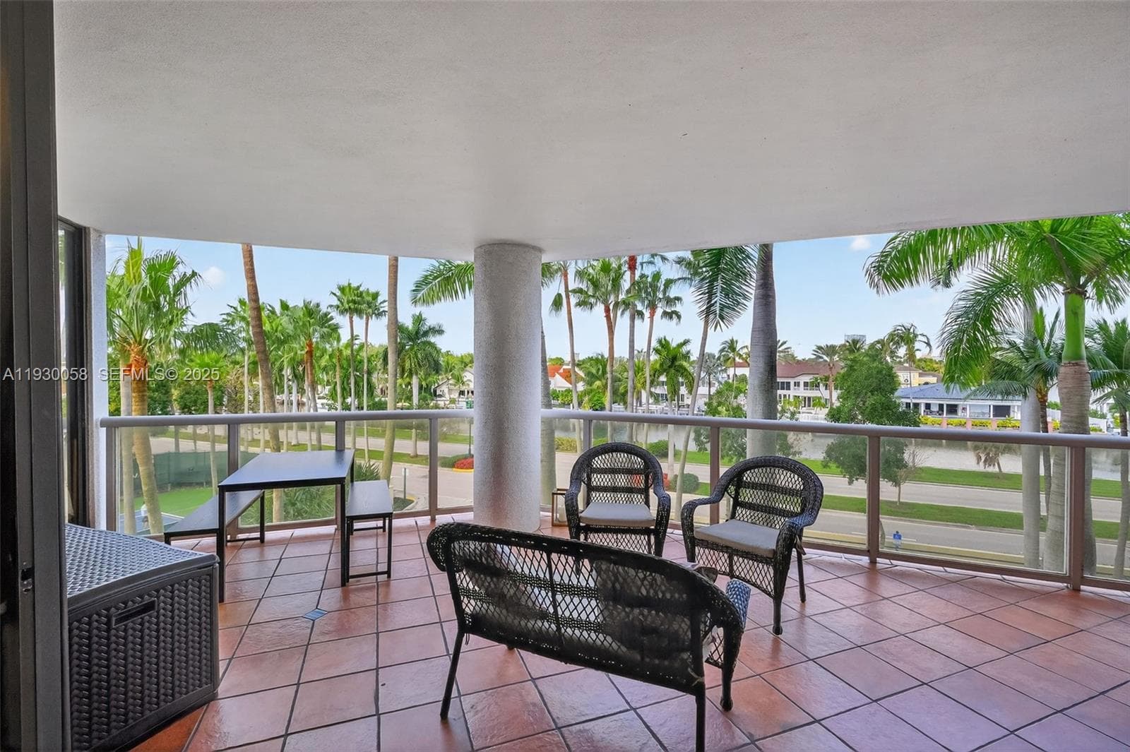 3598 Yacht Club Dr 302 photo 2