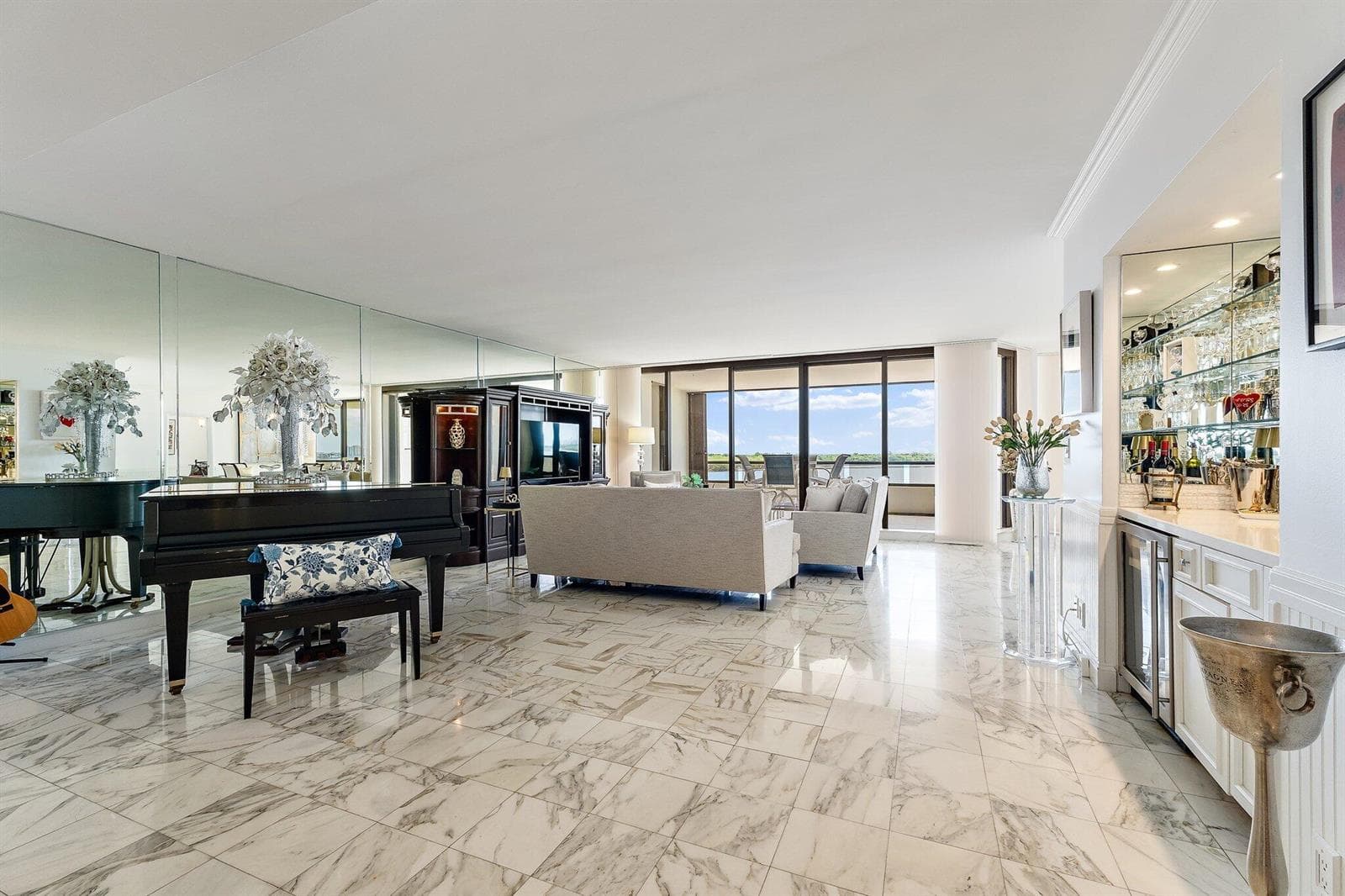 100 Lakeshore Drive 457 photo 6