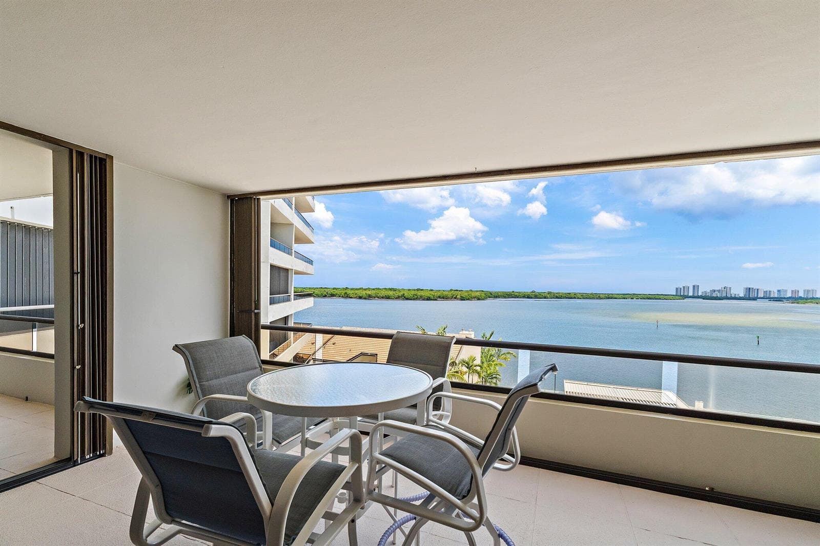 100 Lakeshore Drive 457 photo 17