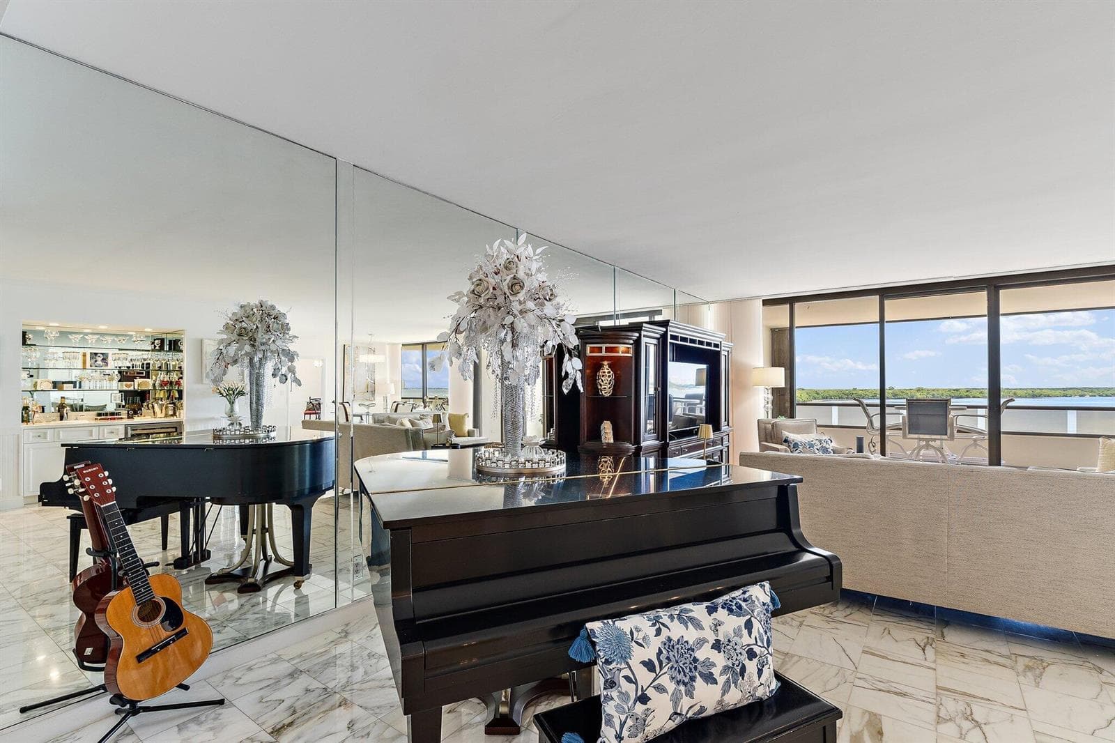 100 Lakeshore Drive 457 photo 9