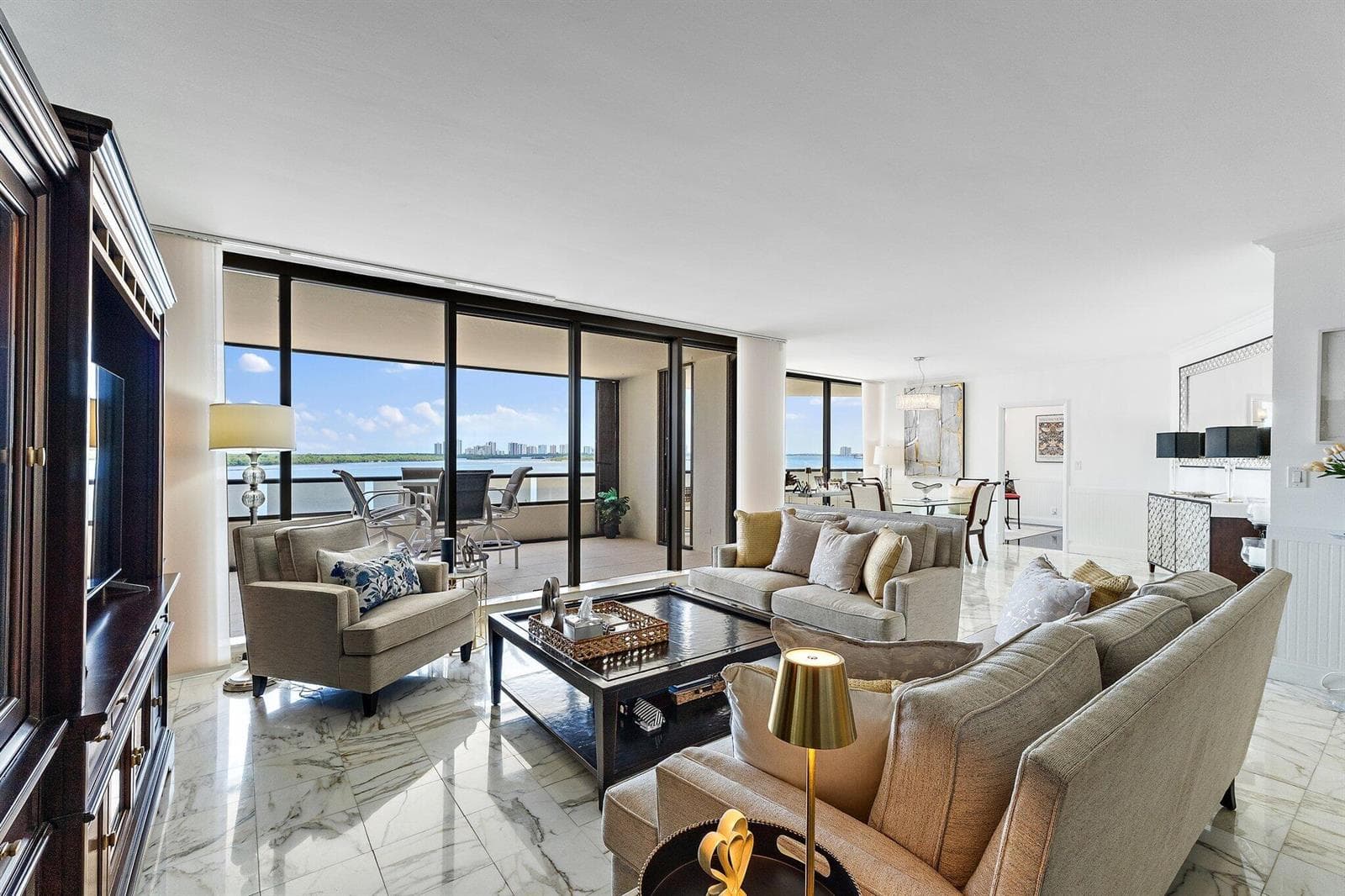 100 Lakeshore Drive 457 photo 10