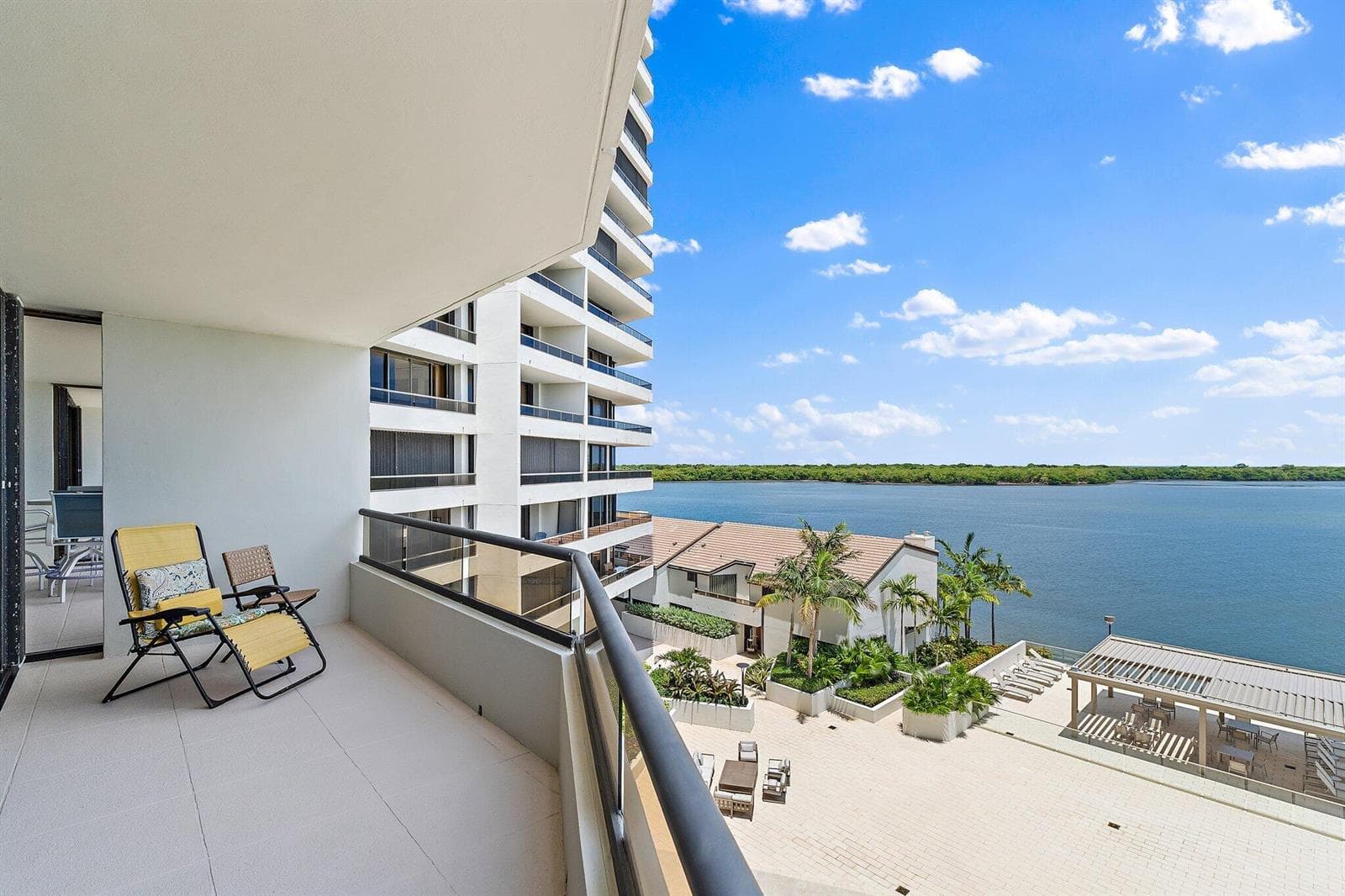 100 Lakeshore Drive 457 photo 19