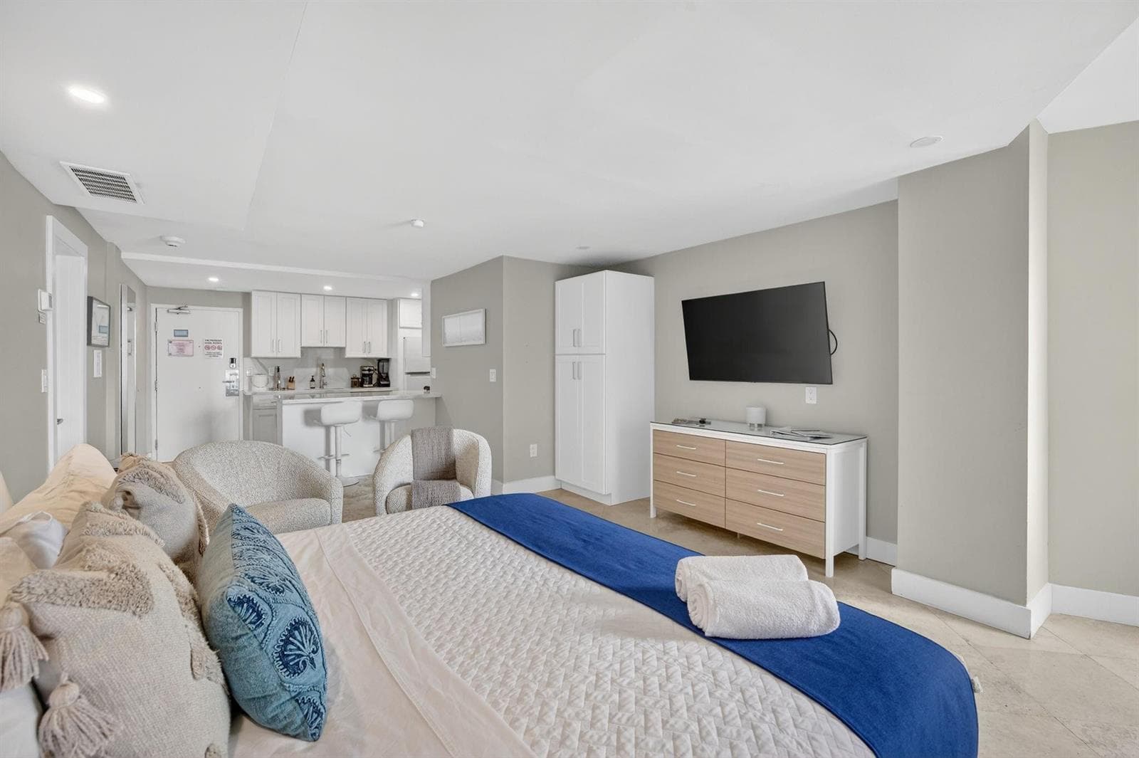4040 Galt Ocean Drive 708 photo 14