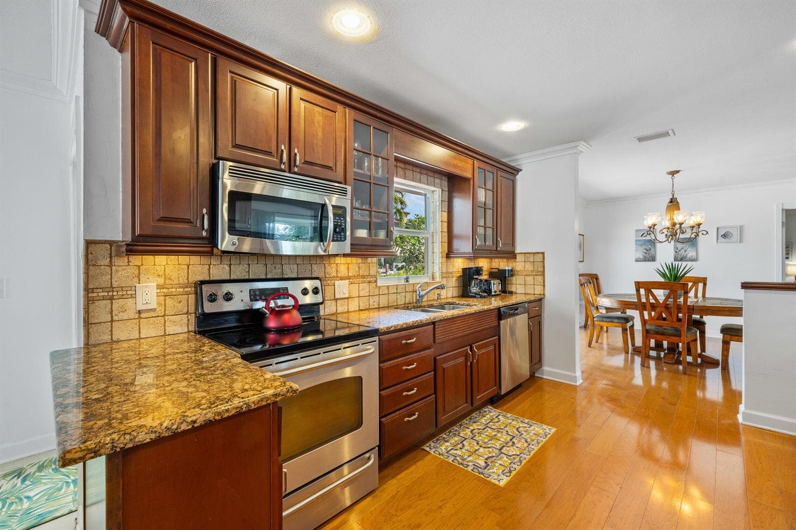 925 Cypress Drive photo 12