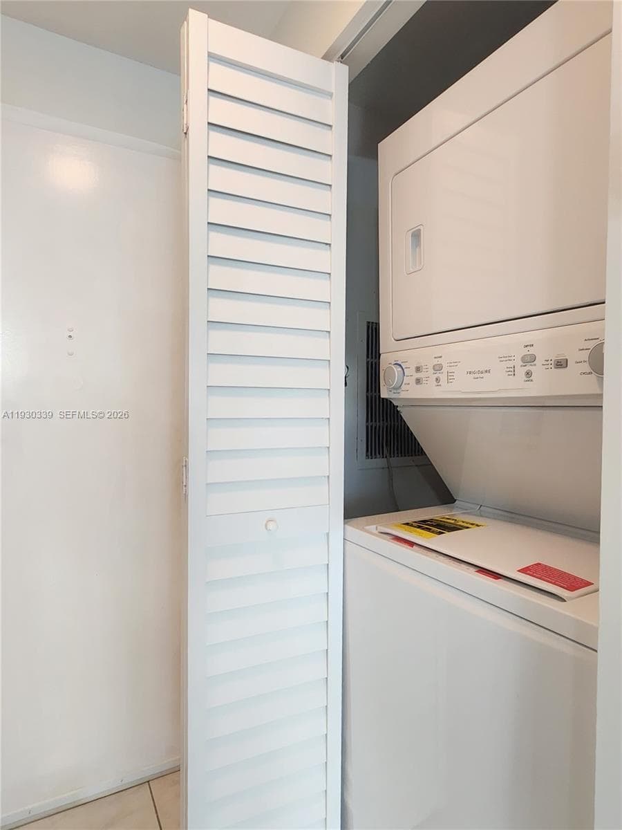 3505 S Ocean Dr 508 photo 22