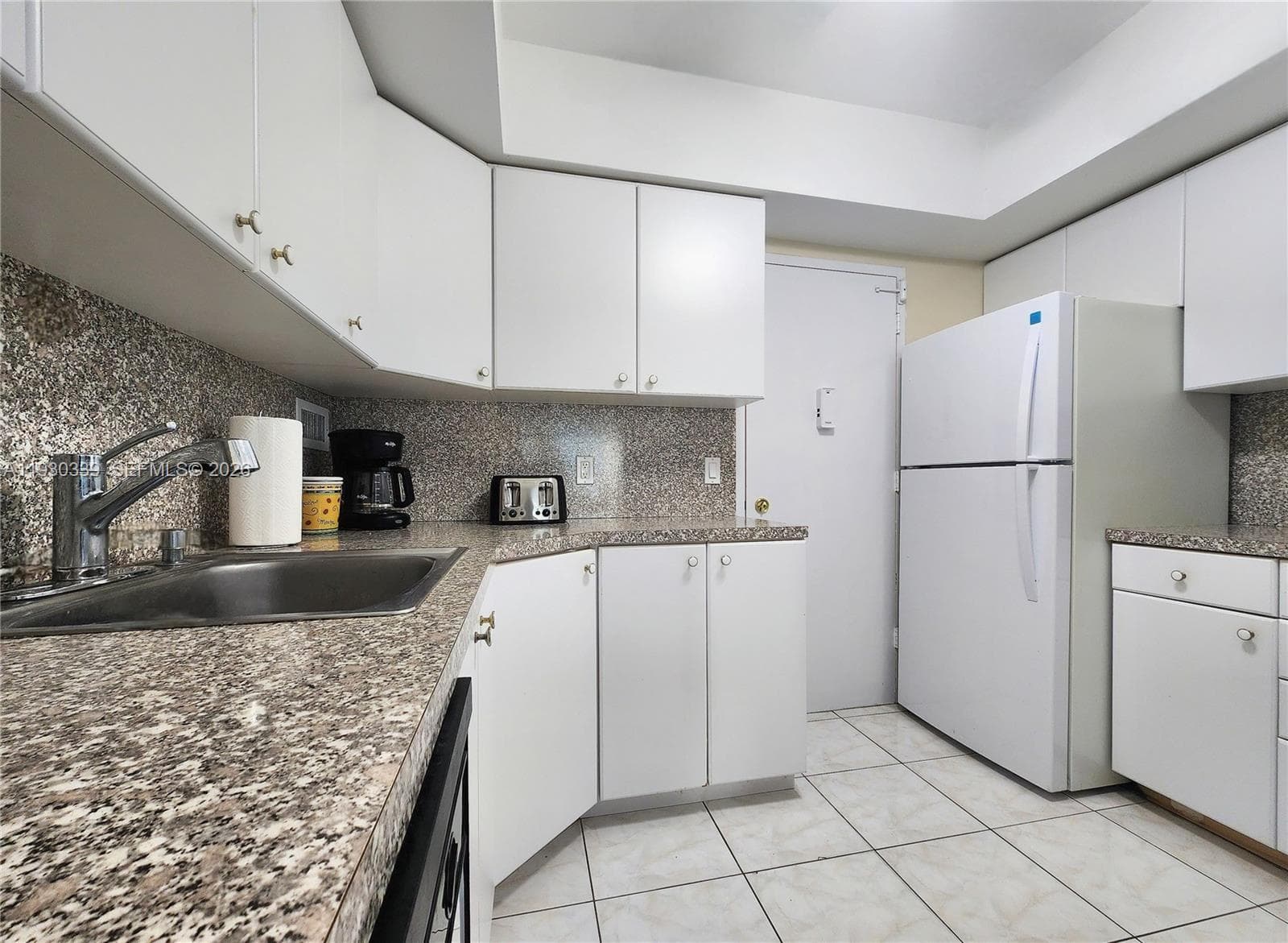 3505 S Ocean Dr 508 photo 8