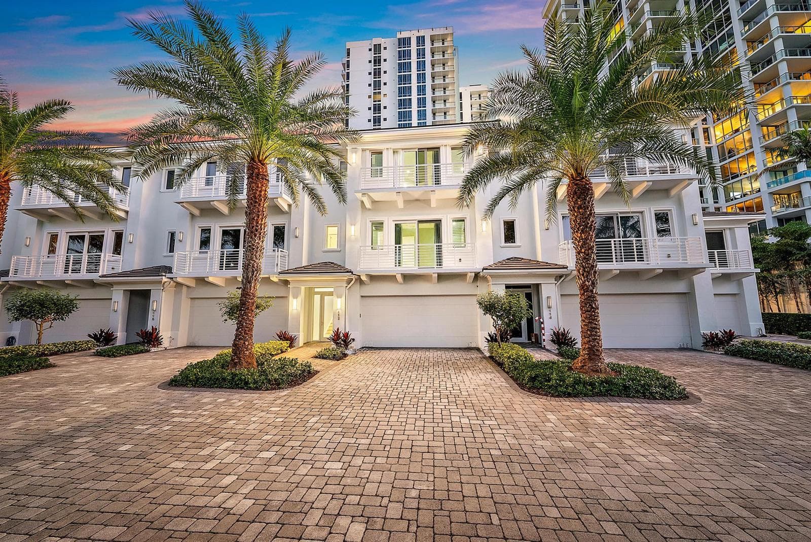112 Water Club Court N photo 1