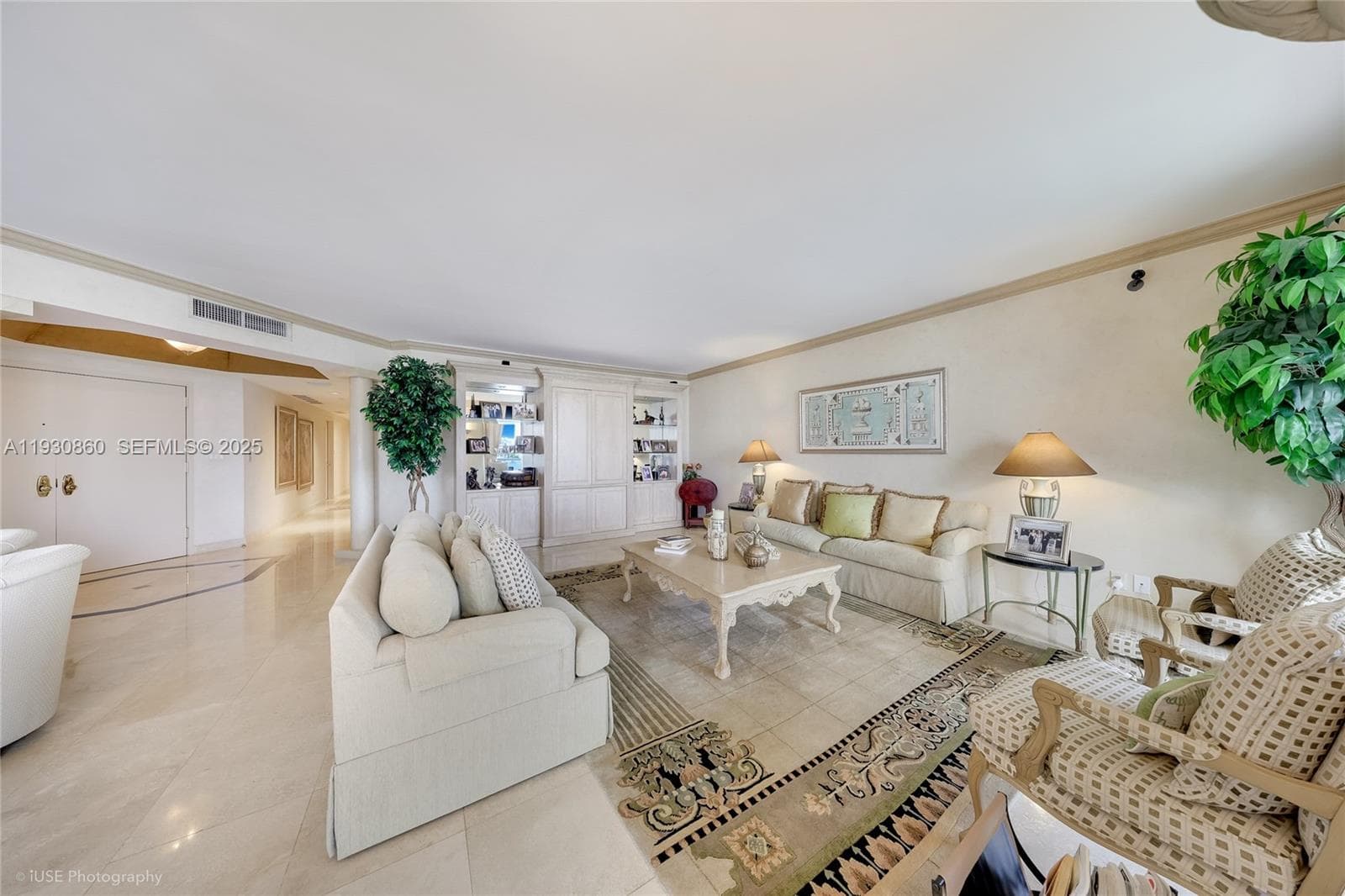2600 Island Blvd 703 photo 11