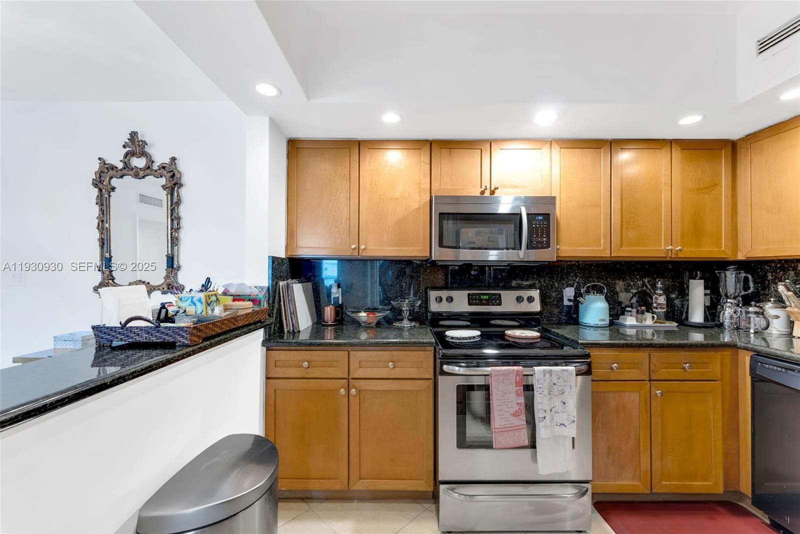 5600 Collins Ave 17W photo 13