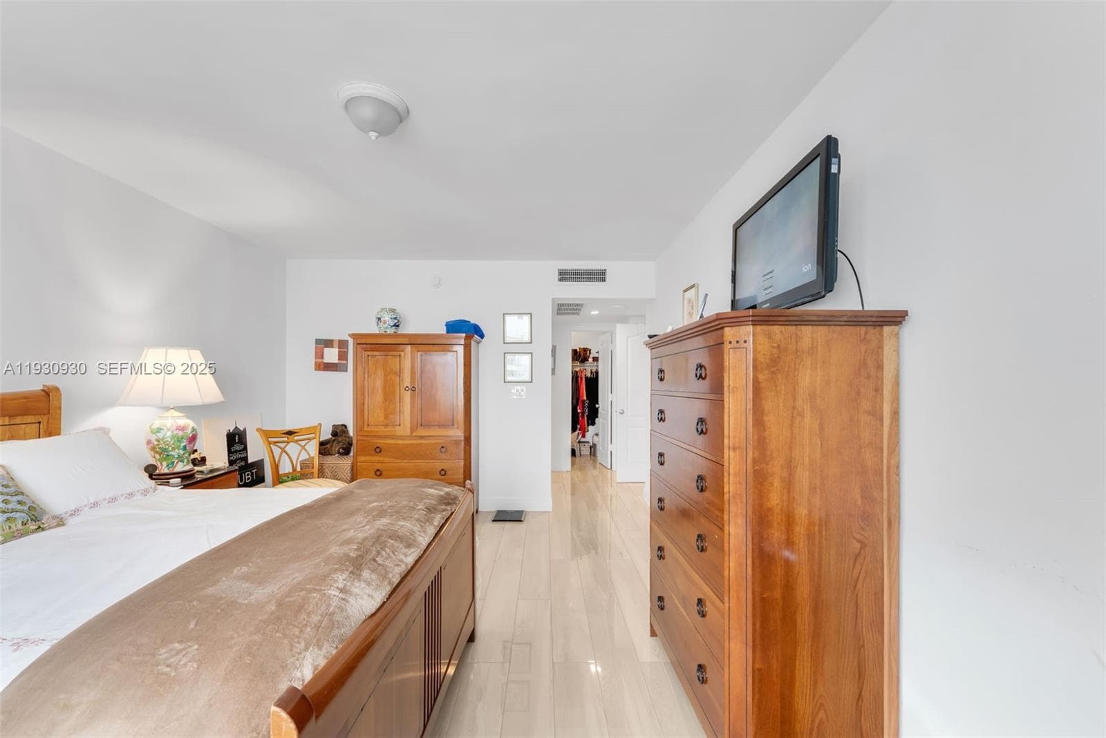 5600 Collins Ave 17W photo 16