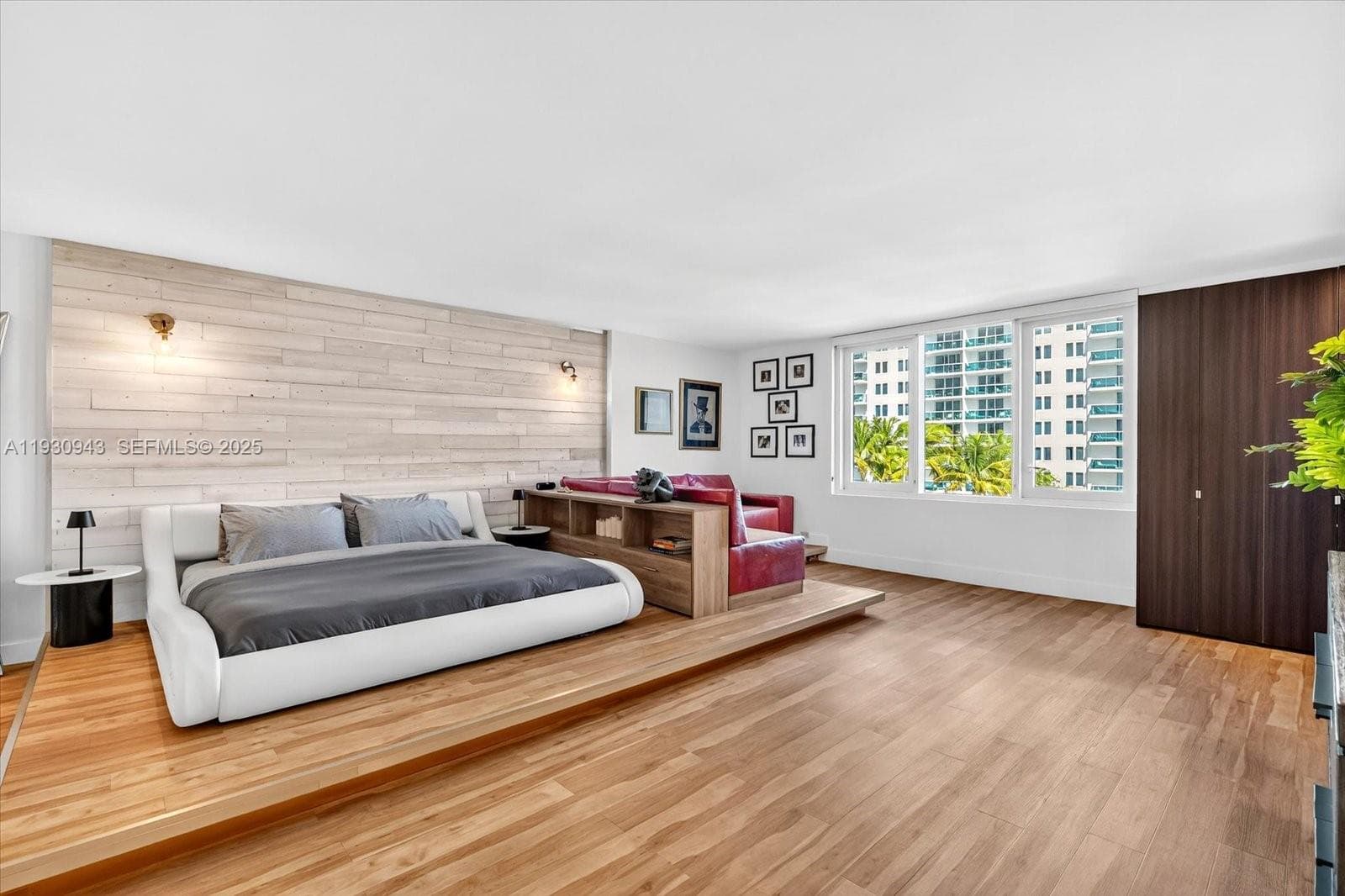 2301 Collins Ave 714 photo 6