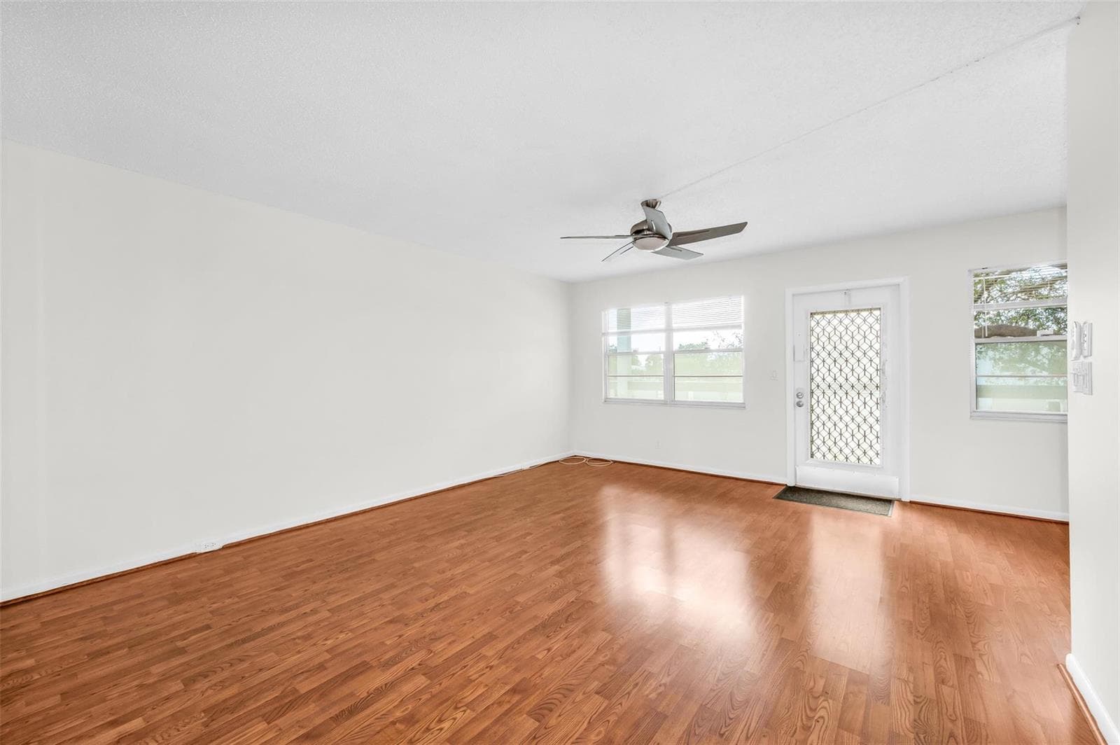 2069 Oakridge F 2069 photo 2