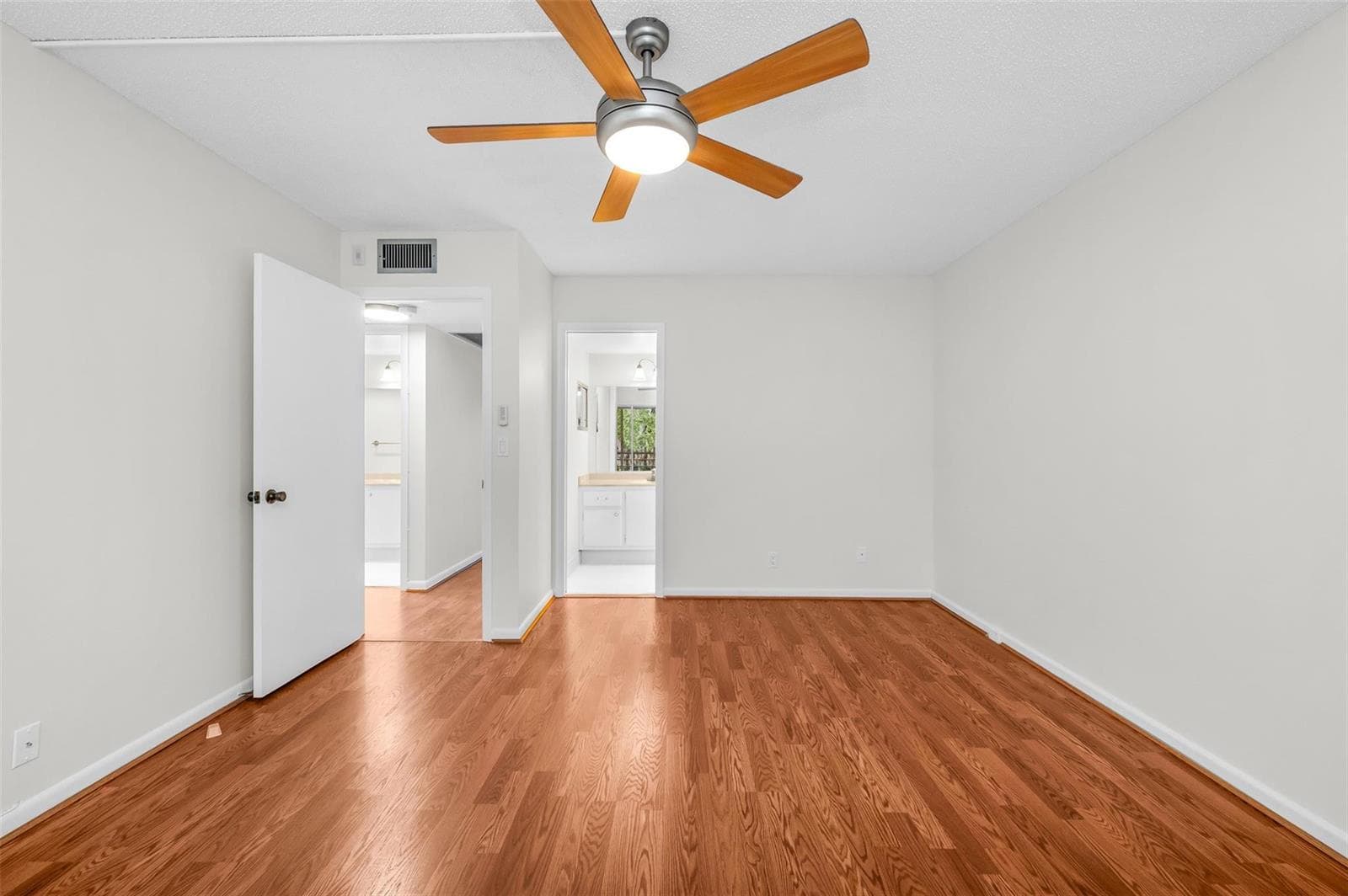 2069 Oakridge F 2069 photo 12