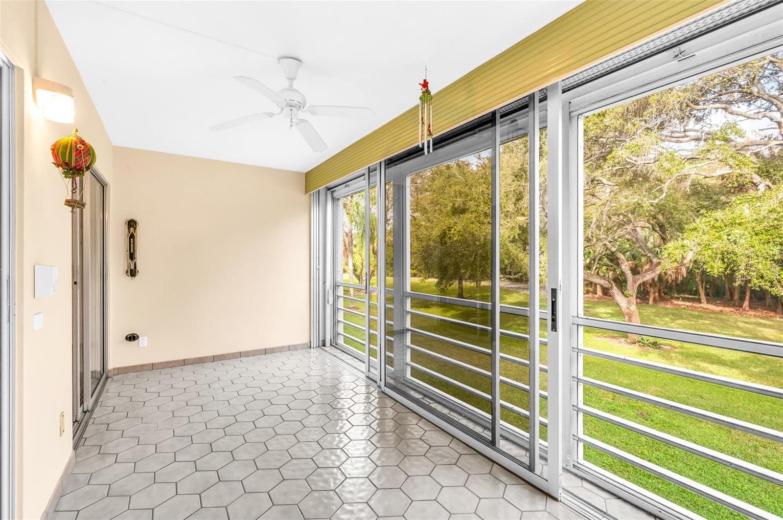 2069 Oakridge F 2069 photo 18