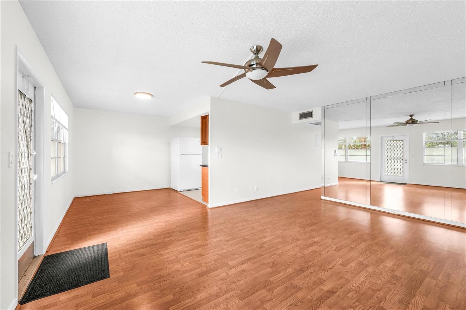 2069 Oakridge F 2069 photo 4