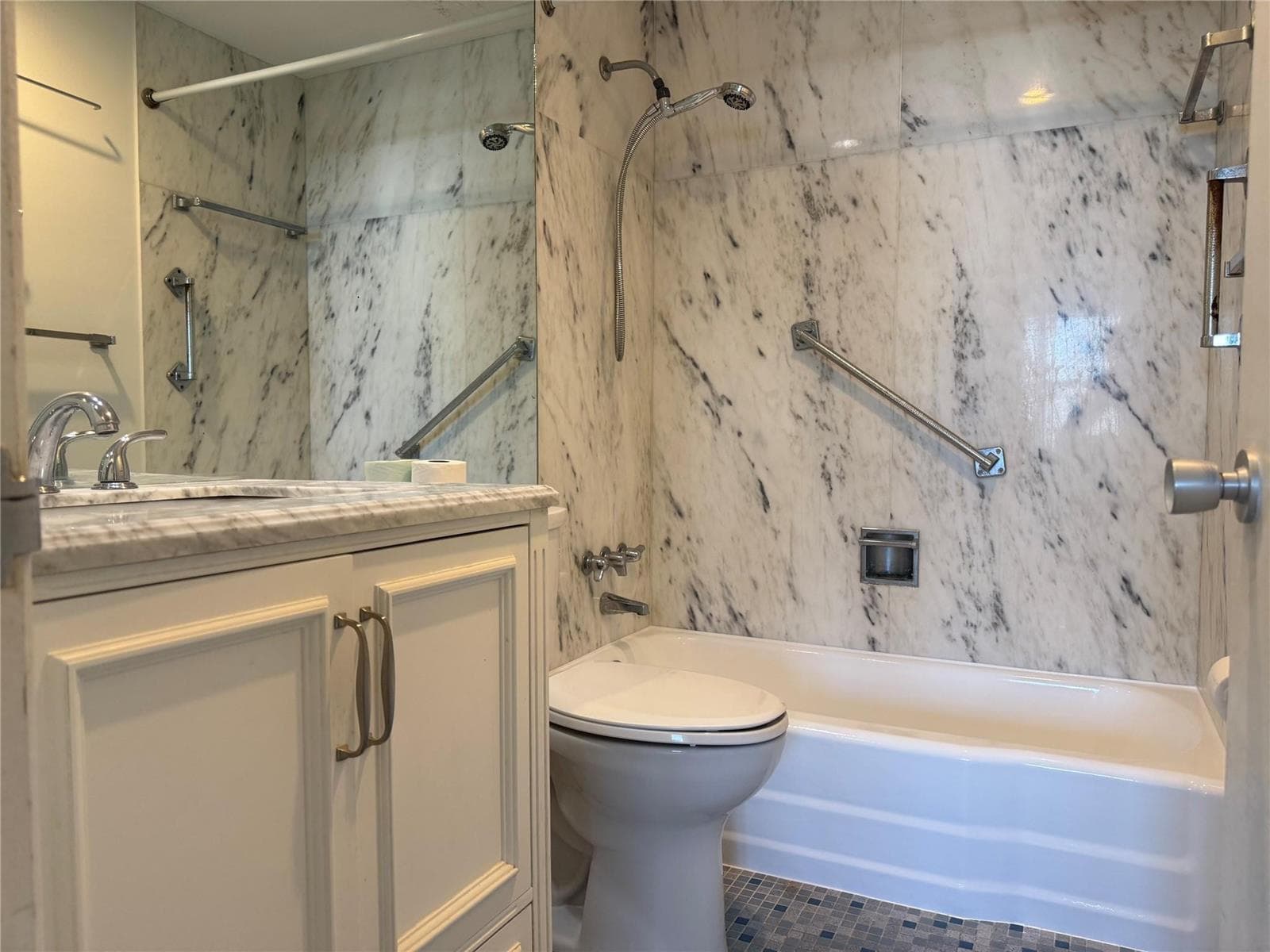 3200 NE 36th Street 1117 photo 8