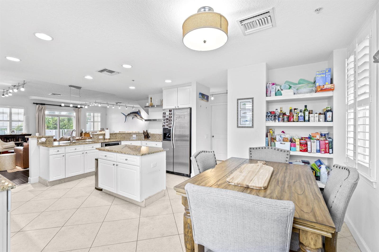 305 E Ocean Avenue Th-7 photo 3