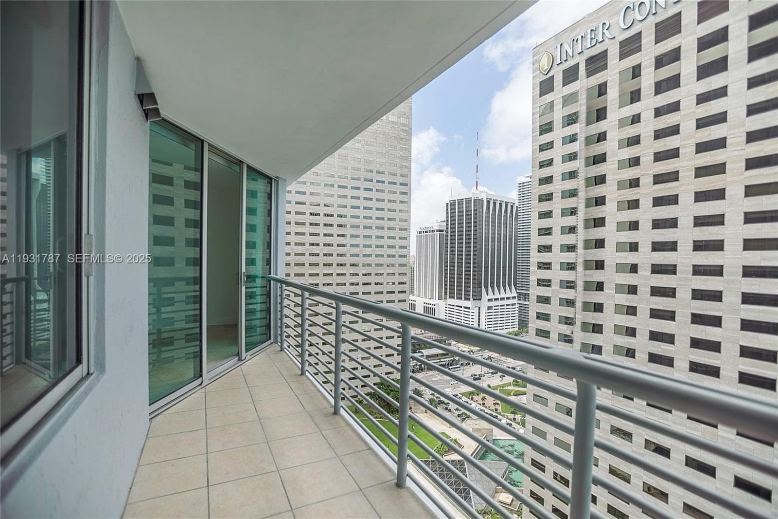 335 S Biscayne Blvd 2710 photo 2