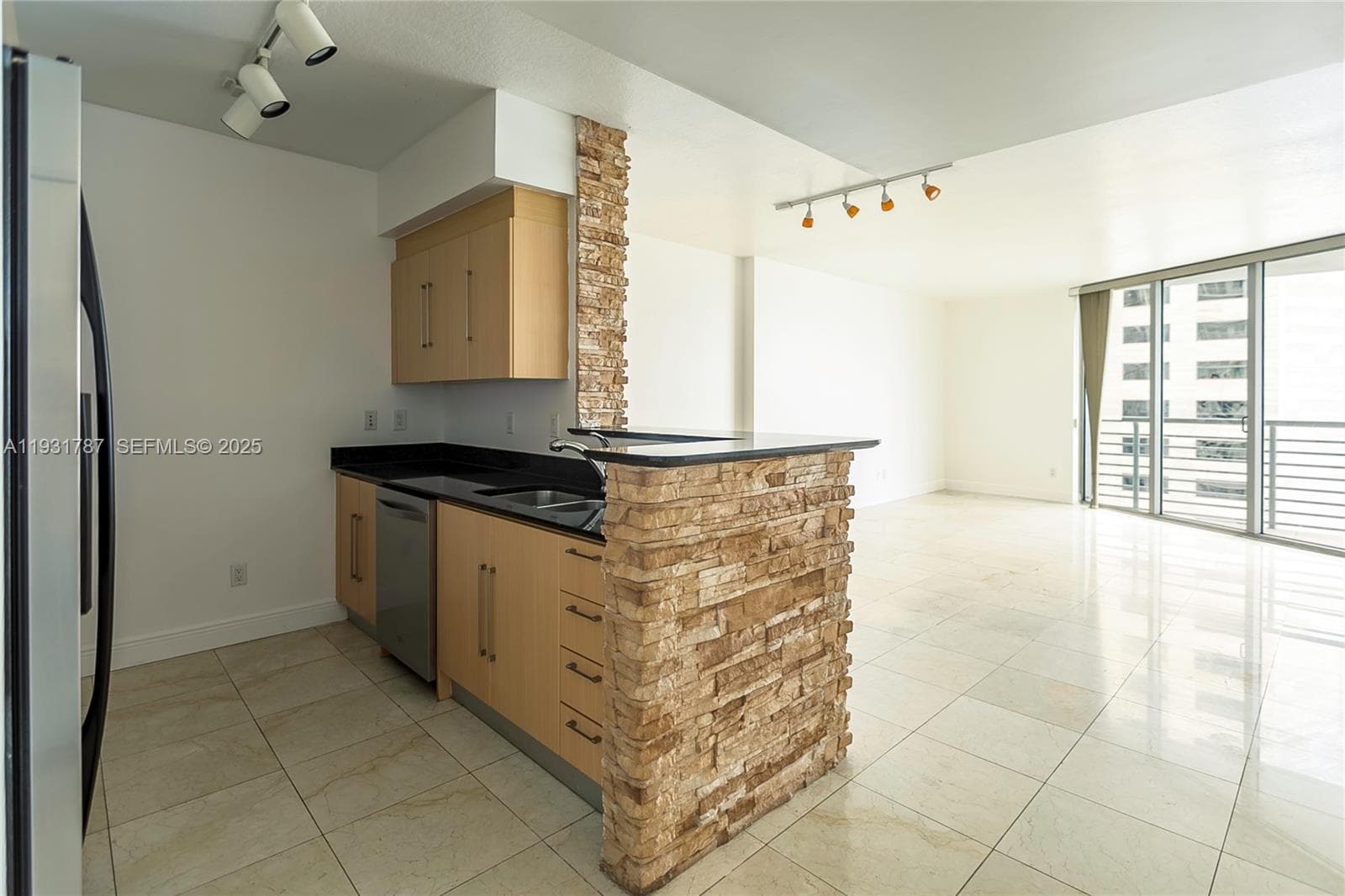 335 S Biscayne Blvd 2710 photo 6