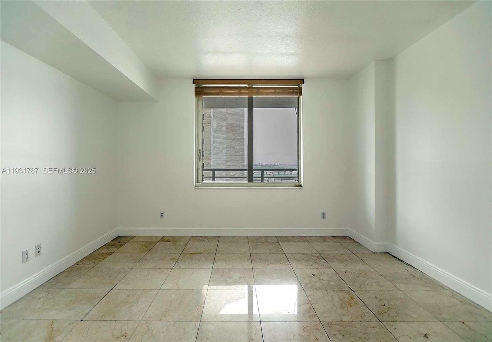 335 S Biscayne Blvd 2710 photo 13