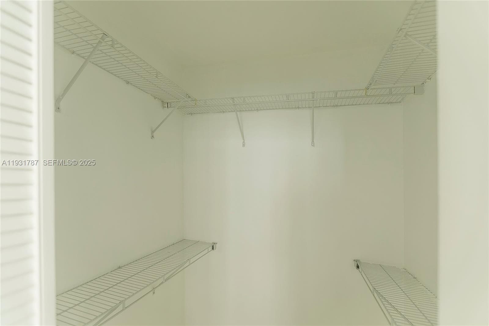 335 S Biscayne Blvd 2710 photo 16