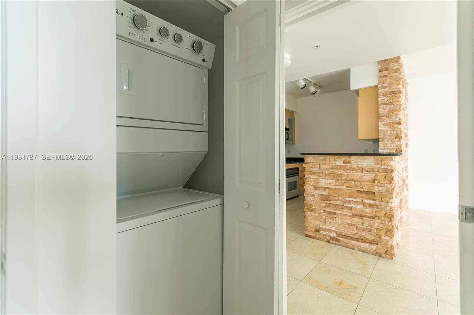 335 S Biscayne Blvd 2710 photo 12