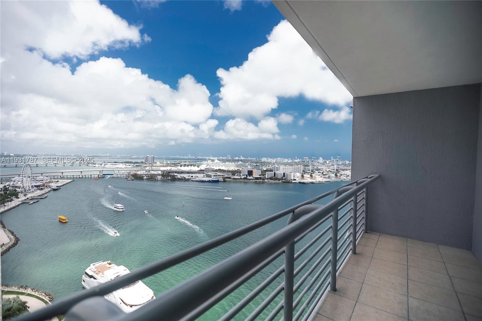 335 S Biscayne Blvd 2710 photo 1