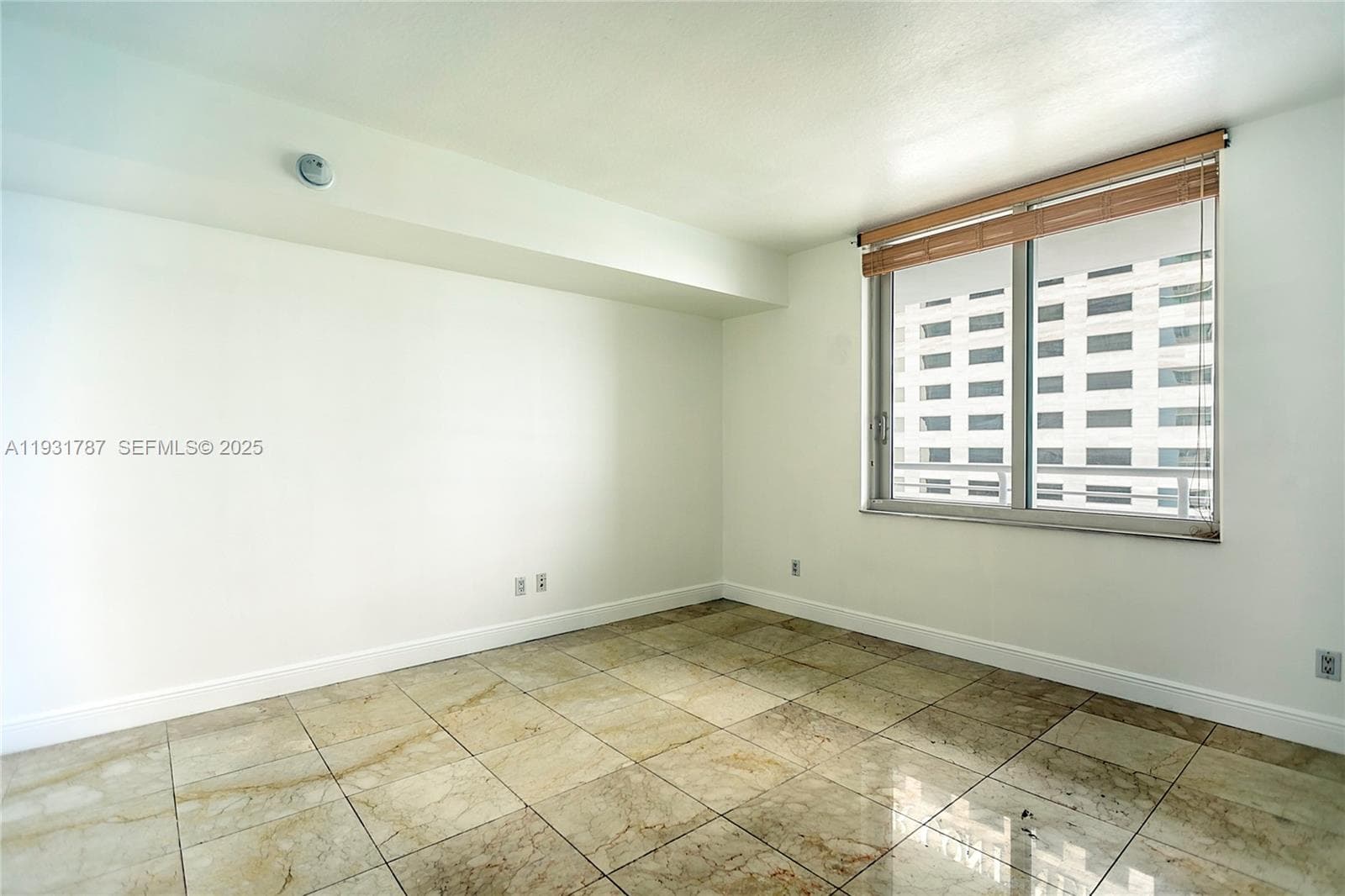335 S Biscayne Blvd 2710 photo 14