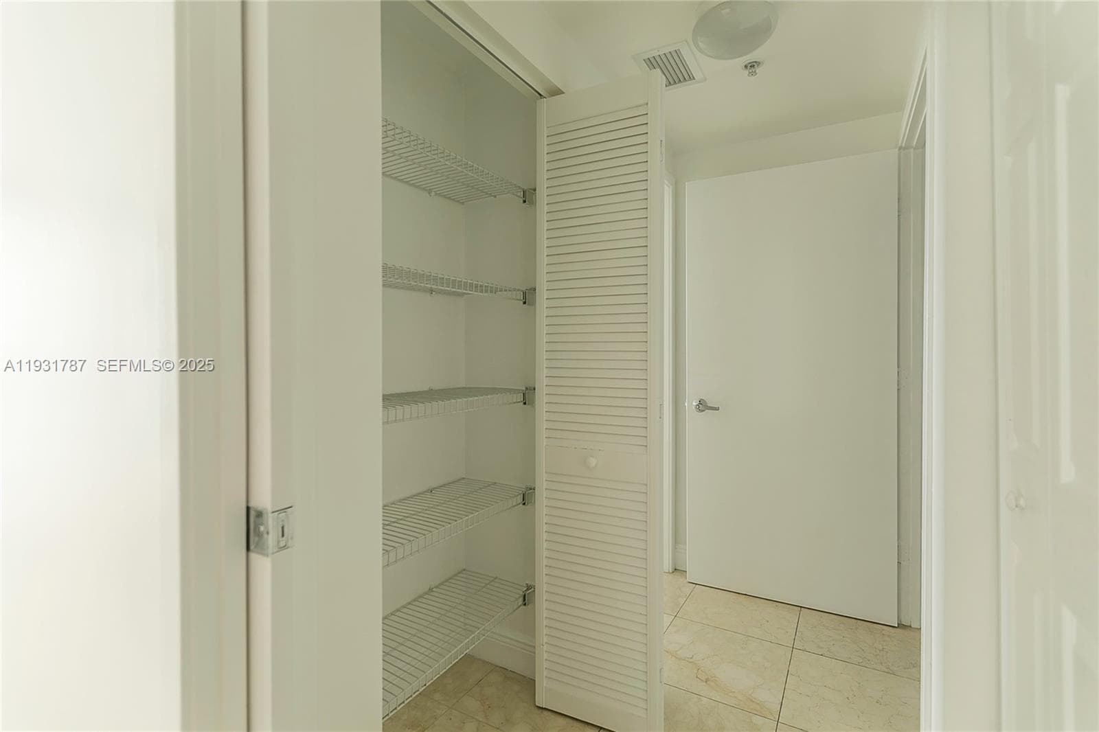 335 S Biscayne Blvd 2710 photo 19
